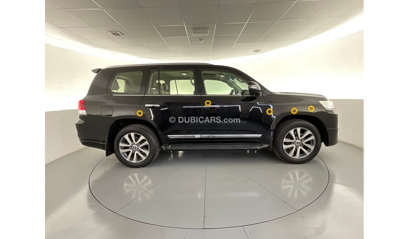 تويوتا لاند كروزر VXR