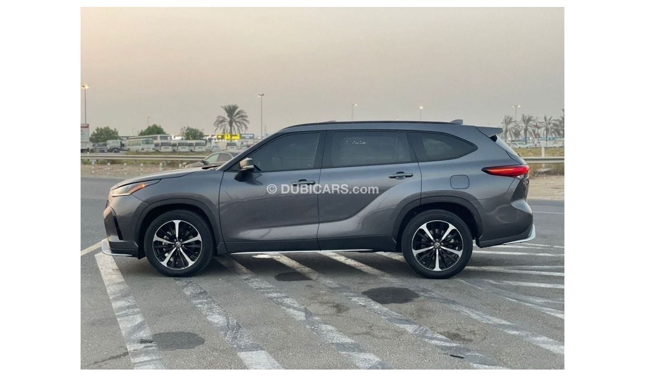 Toyota Highlander *Offer*2022 Toyota Highlander XSE 3.5L V6 - - UAE PASS