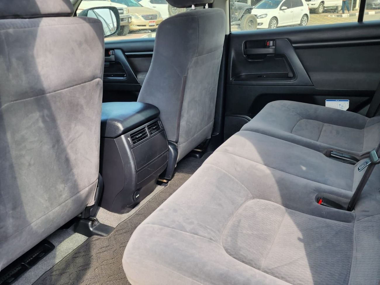تويوتا لاند كروزر 200 4.5L GXR TURBO DIESEL MANUAL TRANSMISSION