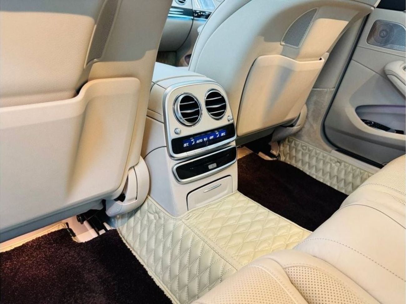 Mercedes-Benz S 560 Exclusive Edition GCC .. FSH .. Low Milegea .. Perfect Condition