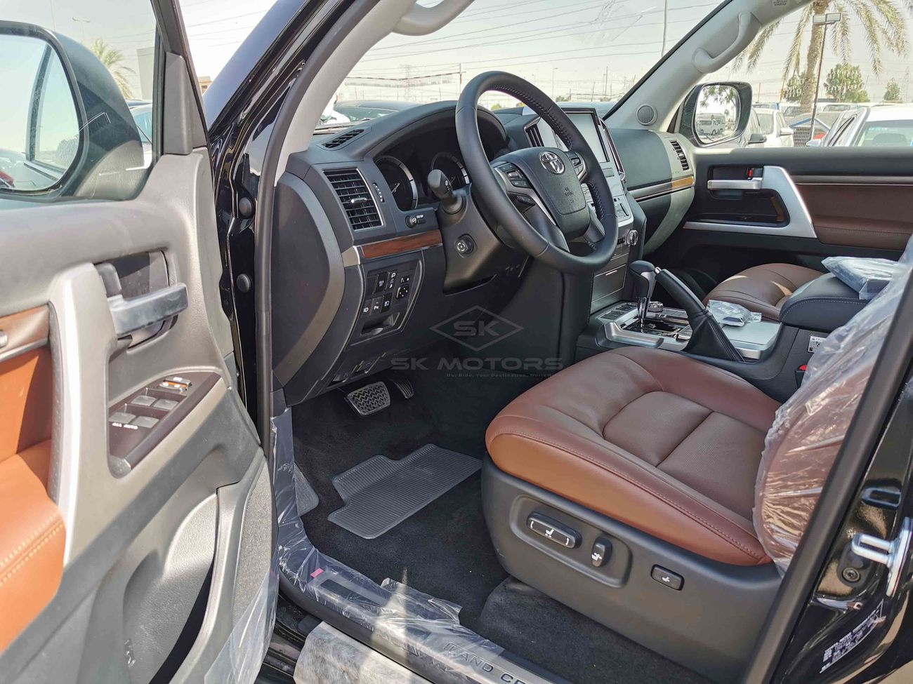 تويوتا لاند كروزر 4.5L DIESEL, 20" ALLOY RIMS, 360° CAMERA, HILL CLIMB CONTROL (CODE # VXR03)