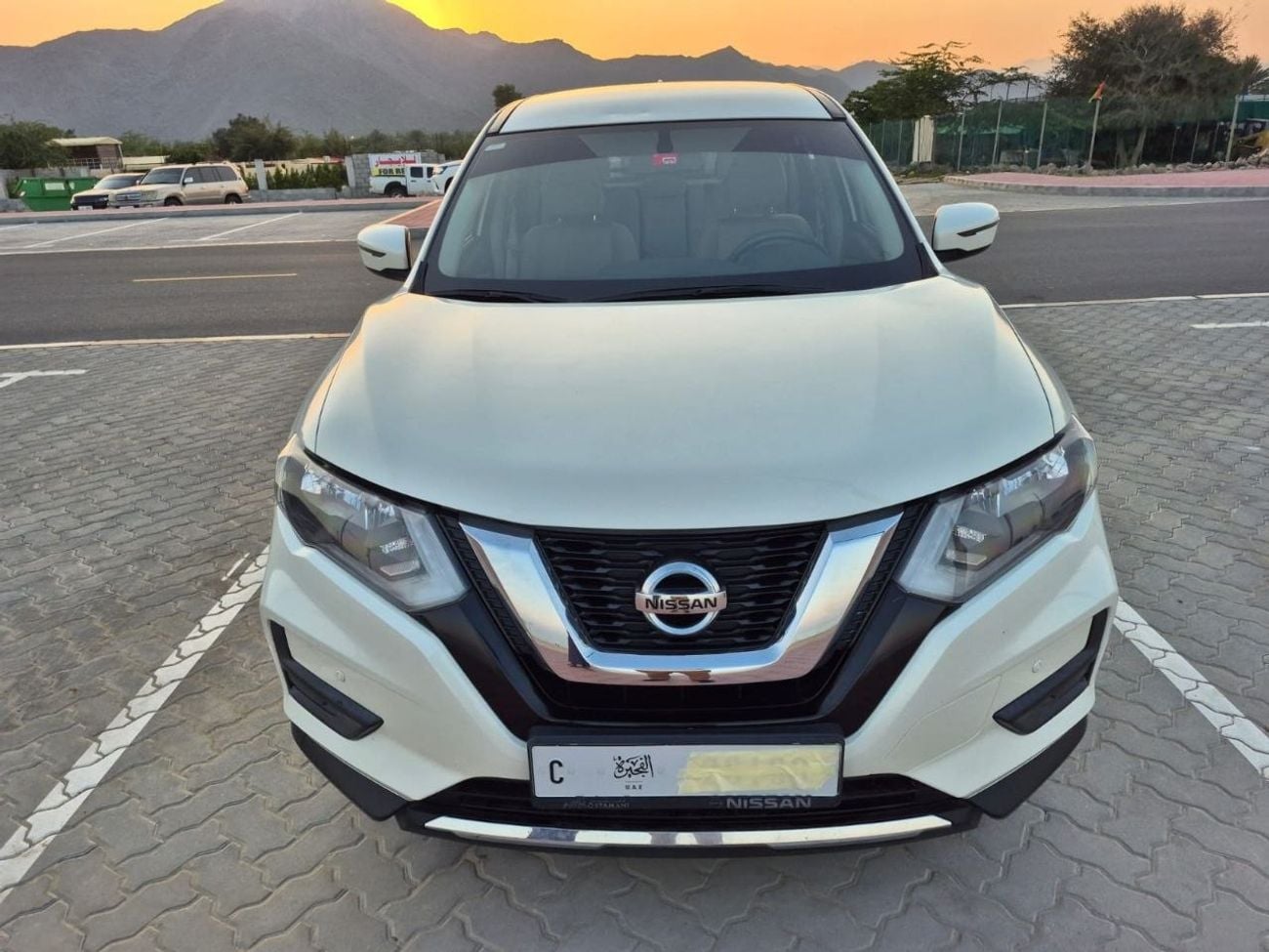 نيسان إكس تريل S 2.5L FWD (5 Seater)