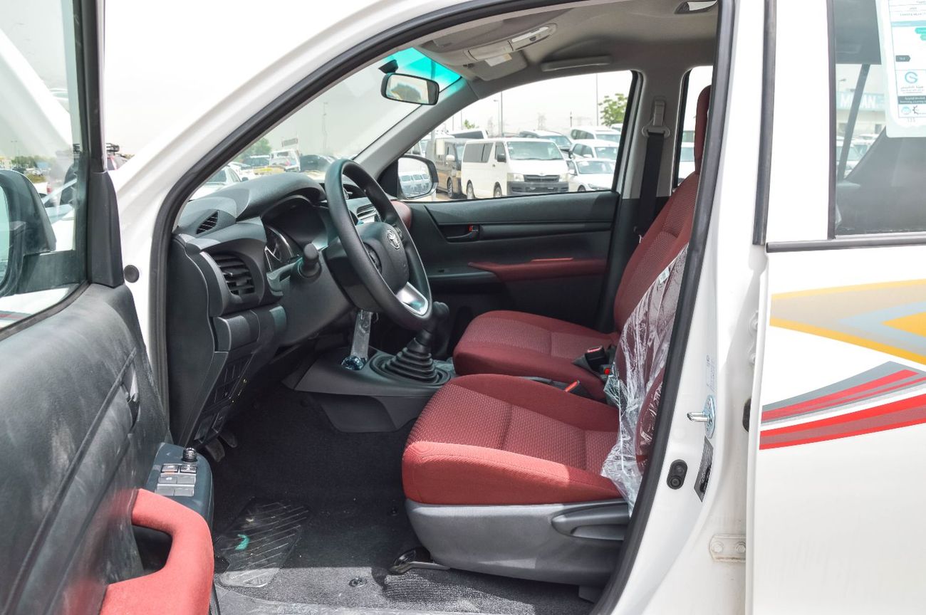 Toyota Hilux TOYOTA HILUX 2.7L RWD PETROL 4DOOR MT PICKUP 2025