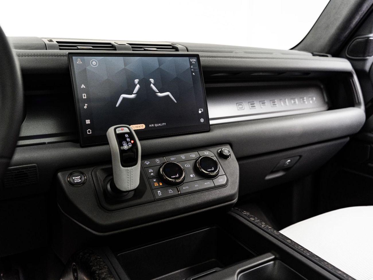 لاند روفر ديفندر 110 P635 OCTA V8