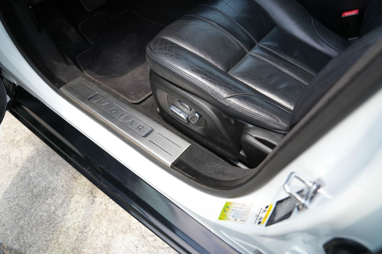 جاكوار XJ PORTFOLIO LUXURY
