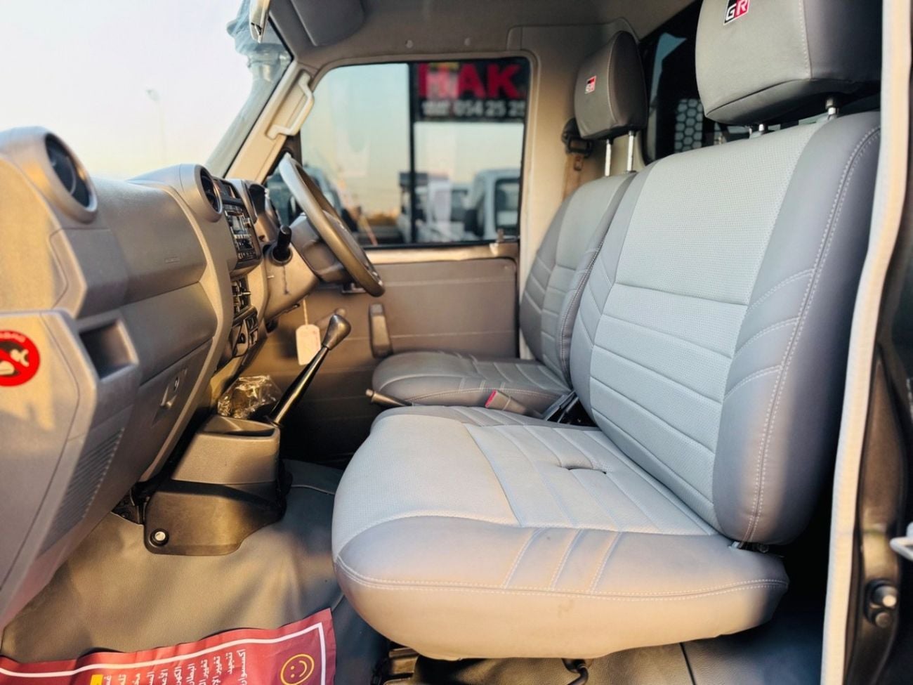 Toyota Land Cruiser Pick Up LX WINCH Toyota Land Cruiser pickup single cabin 2014 v8 diesel RHD