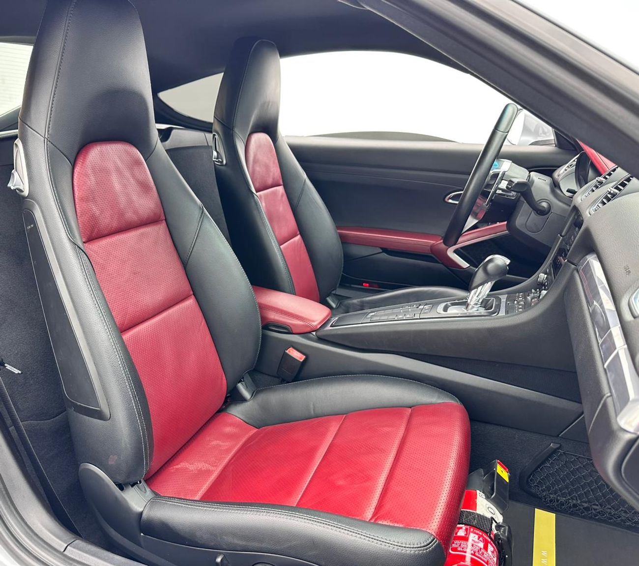 بورش كايمان 718 2017 Porsche 718 Cayman, Service History, Super Clean, Excellent Condition, GCC