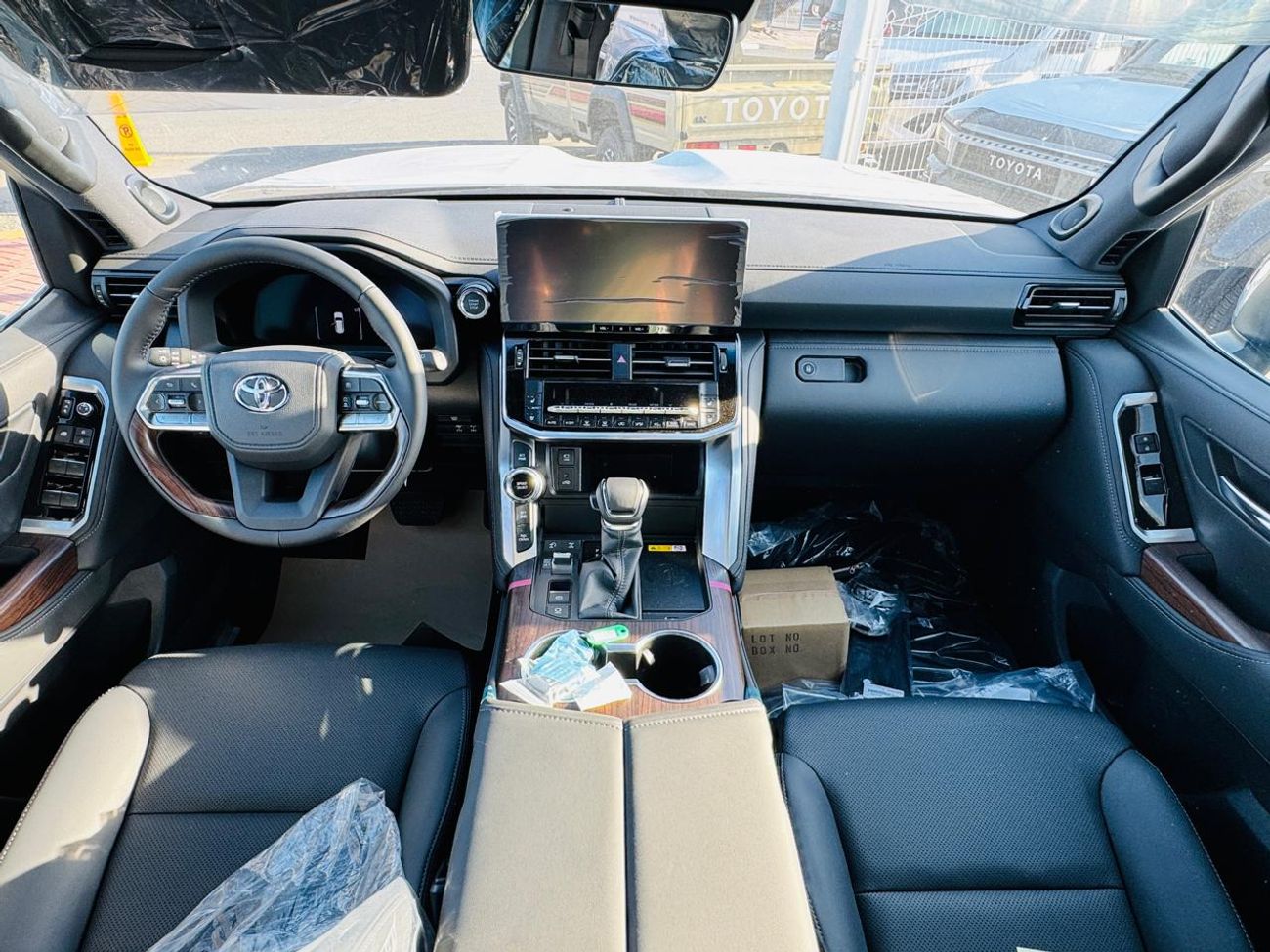 Toyota Land Cruiser TOYOTA LANDCRUISER (300 SERIES) VX 4.0L BLACK 2026