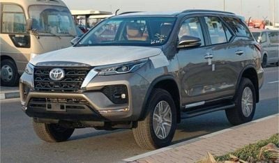 Toyota Fortuner EXR Toyota Fortuner  2.4L diesel AT V4 4WD 2025