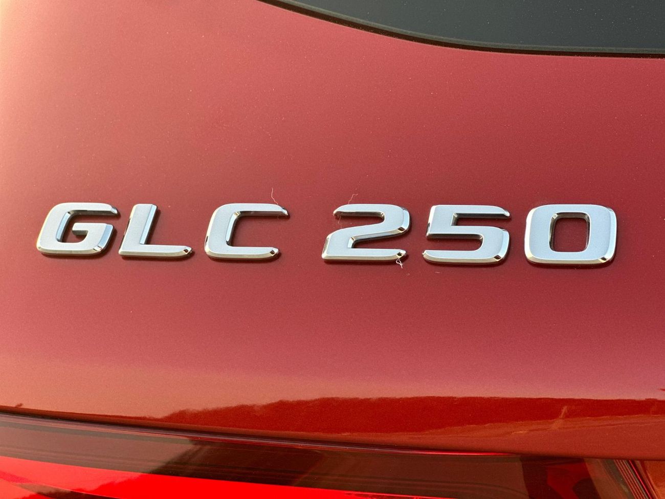 مرسيدس بنز GLC 250 4MATIC 2.0L