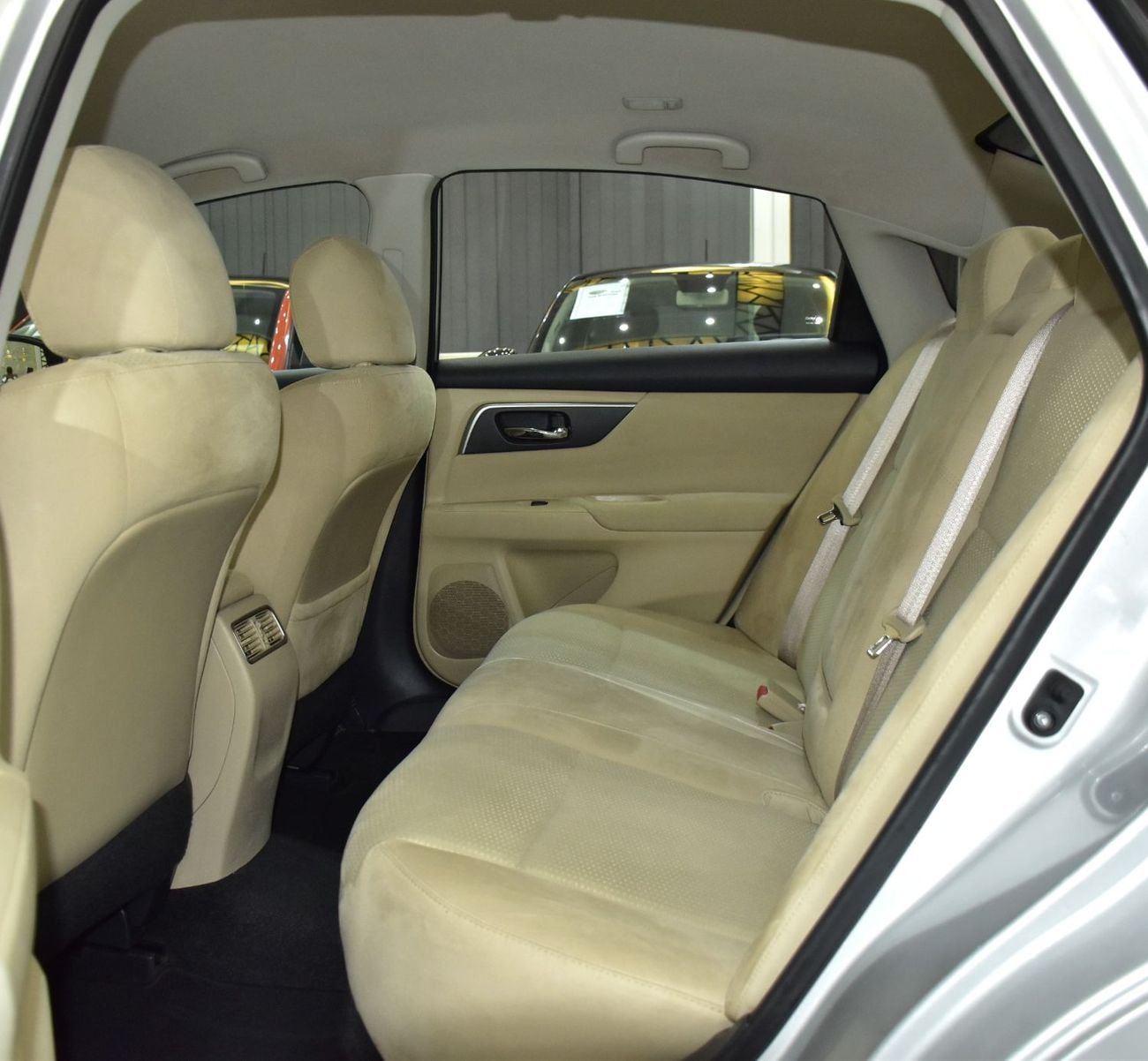 نيسان ألتيما EXCELLENT DEAL for our Nissan Altima 2.5 SV ( 2015 Model ) in Silver Color GCC Specs