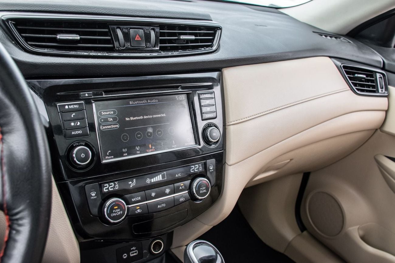 نيسان إكس تريل SV 4X4 GCC Specs - Original Paint Free Accident Excellent Condition Full option 360 camera