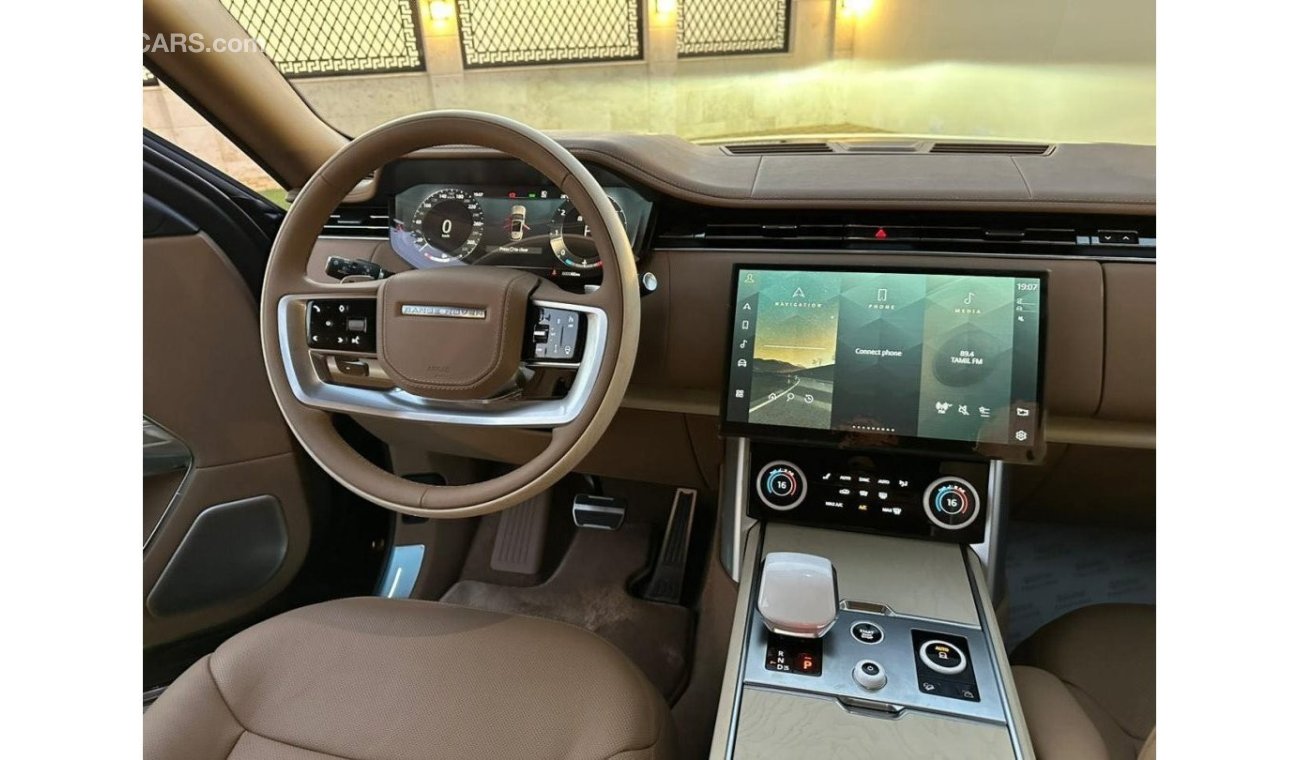 Land Rover Range Rover GCC SPEC UNDER WARRANTY AND SERVICE CONTRACT