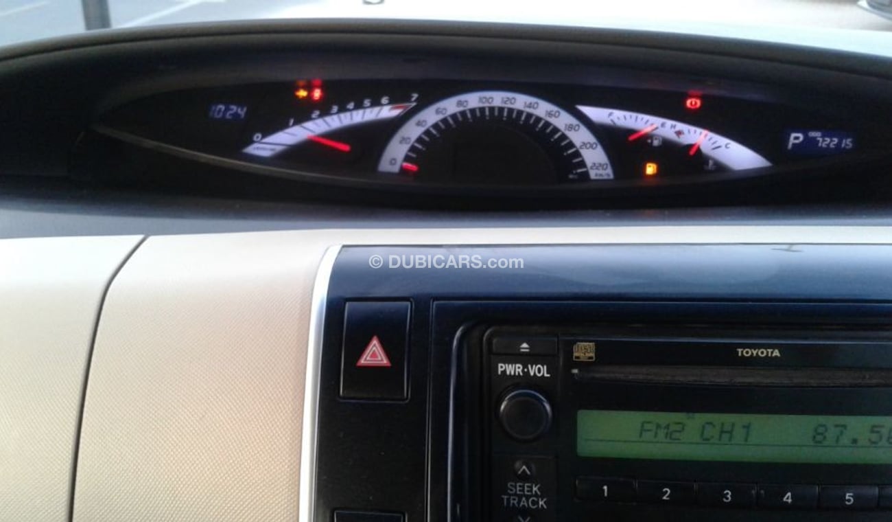 Toyota Previa Toyota previa 2015 white