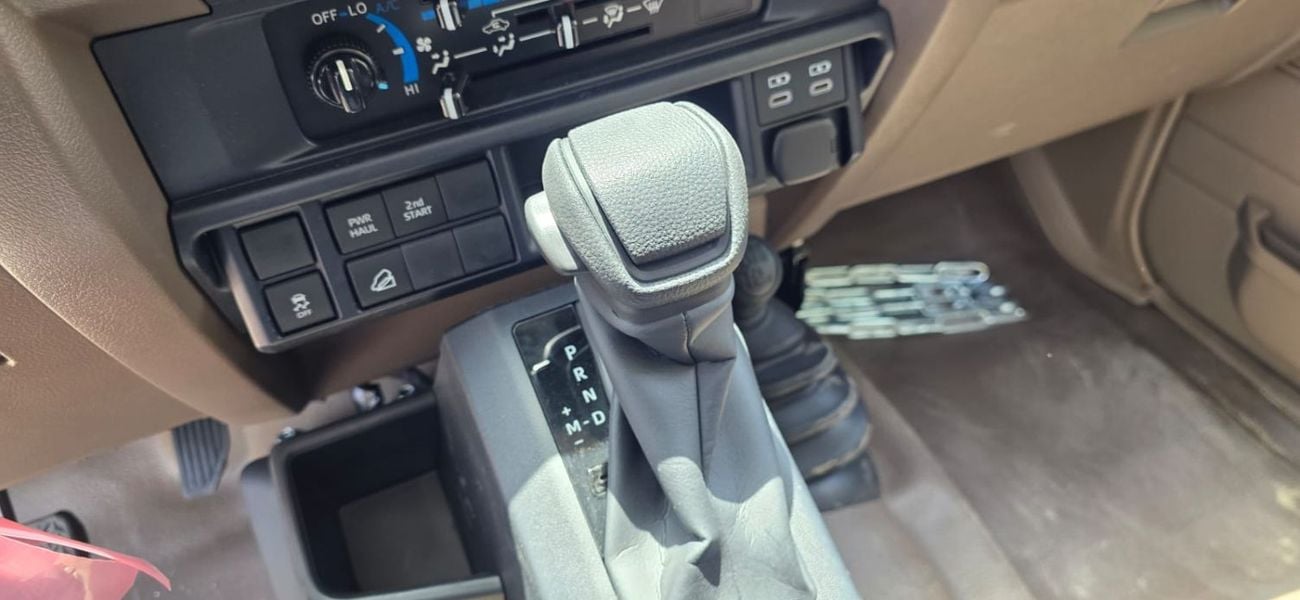 تويوتا لاند كروزر بيك آب