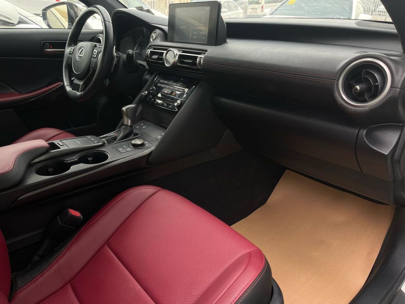 Lexus IS300 AWD (NON GCC)