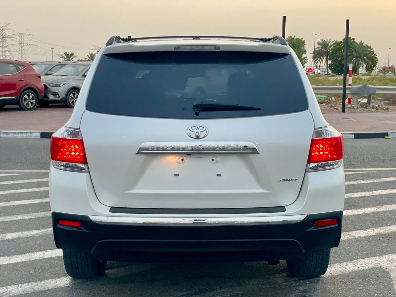 Toyota Highlander 2012 Toyota Highlander Limited Edition Full Option - Sunroof Push Start - 3.5L V6 AWD 4x4 - Full 7 S