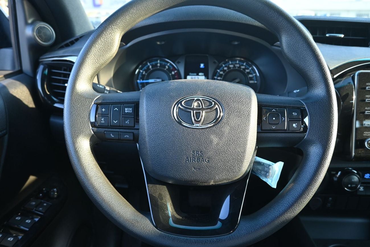 Toyota Hilux Toyota Hilux Adventure 4.0L V6, Petrol, 4WD, Pickup, Model 2026