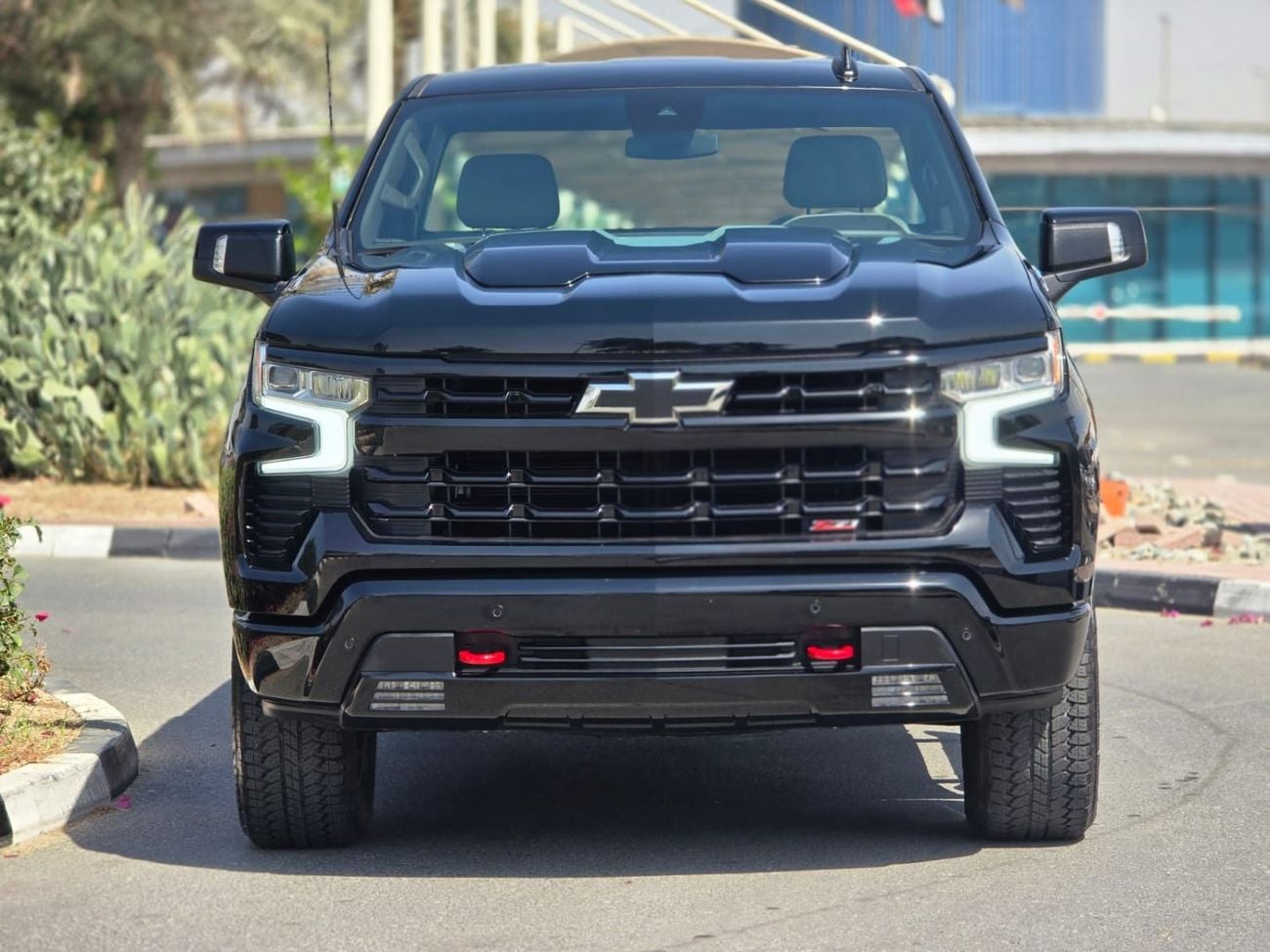 Chevrolet Silverado 5.3 V8 Trail Boss RC 4WD 2024 GCC LOW MILEAGE WITH AGENCY WARRANTY & SERVICE CONTRACT IN MINT CONDIT