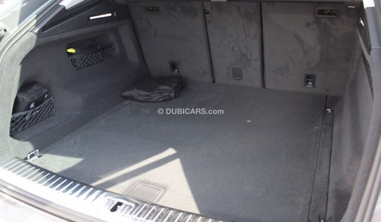 أودي Q8 AUDI Q8 4.0L 55 TFSI QUATTRO (Export and Local)