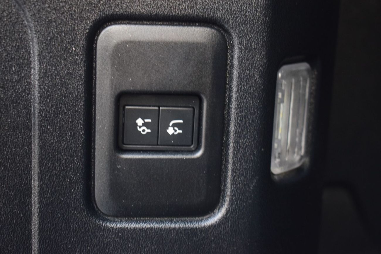 لاند روفر ديفندر 2024 LAND ROVER DEFENDER