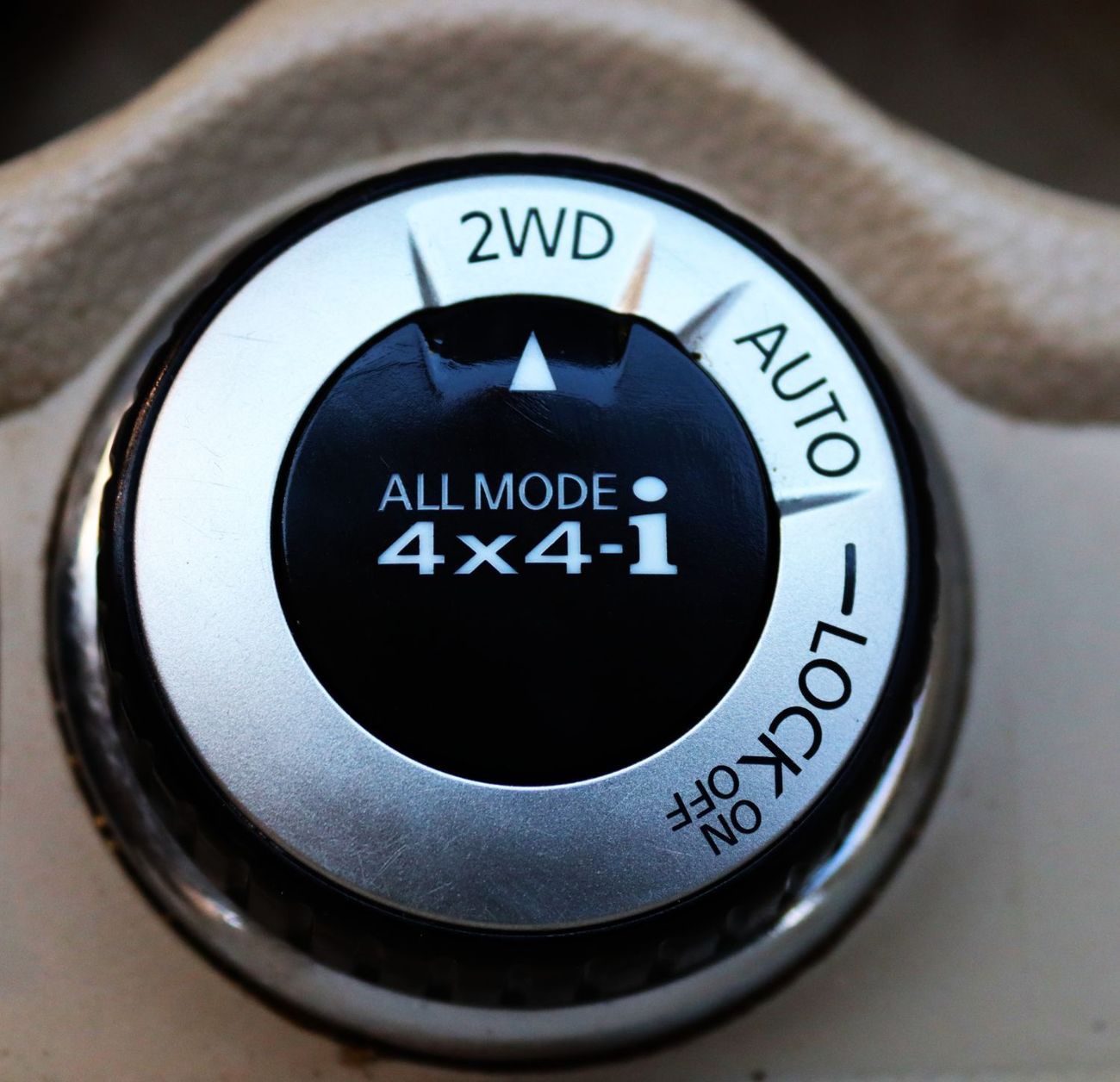 نيسان إكس تريل نيسان إكستريل -2021 - خليجى -  بدون حوادث - 2.5L- 4WD - ممشى قليل  بحاله ممتازه