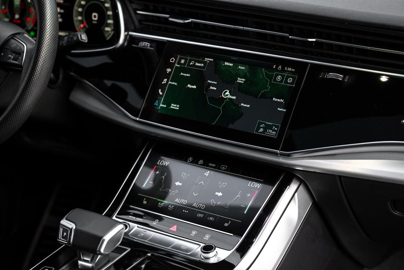 Audi Q8 55 TFSI quattro S-Line 3.0L (340 HP)