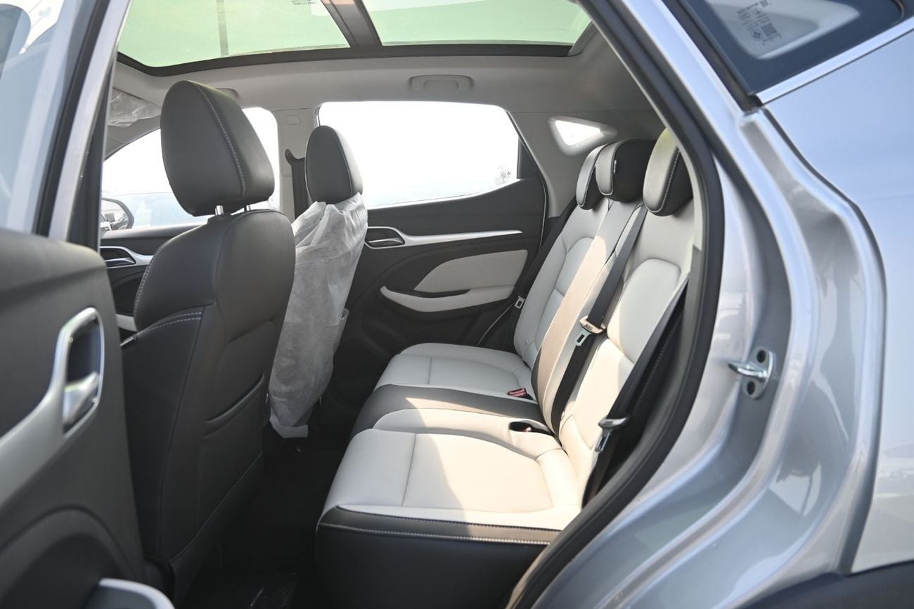MG ZS MG ZS Luxury 1.5L Petrol Model 2025, Color Silver