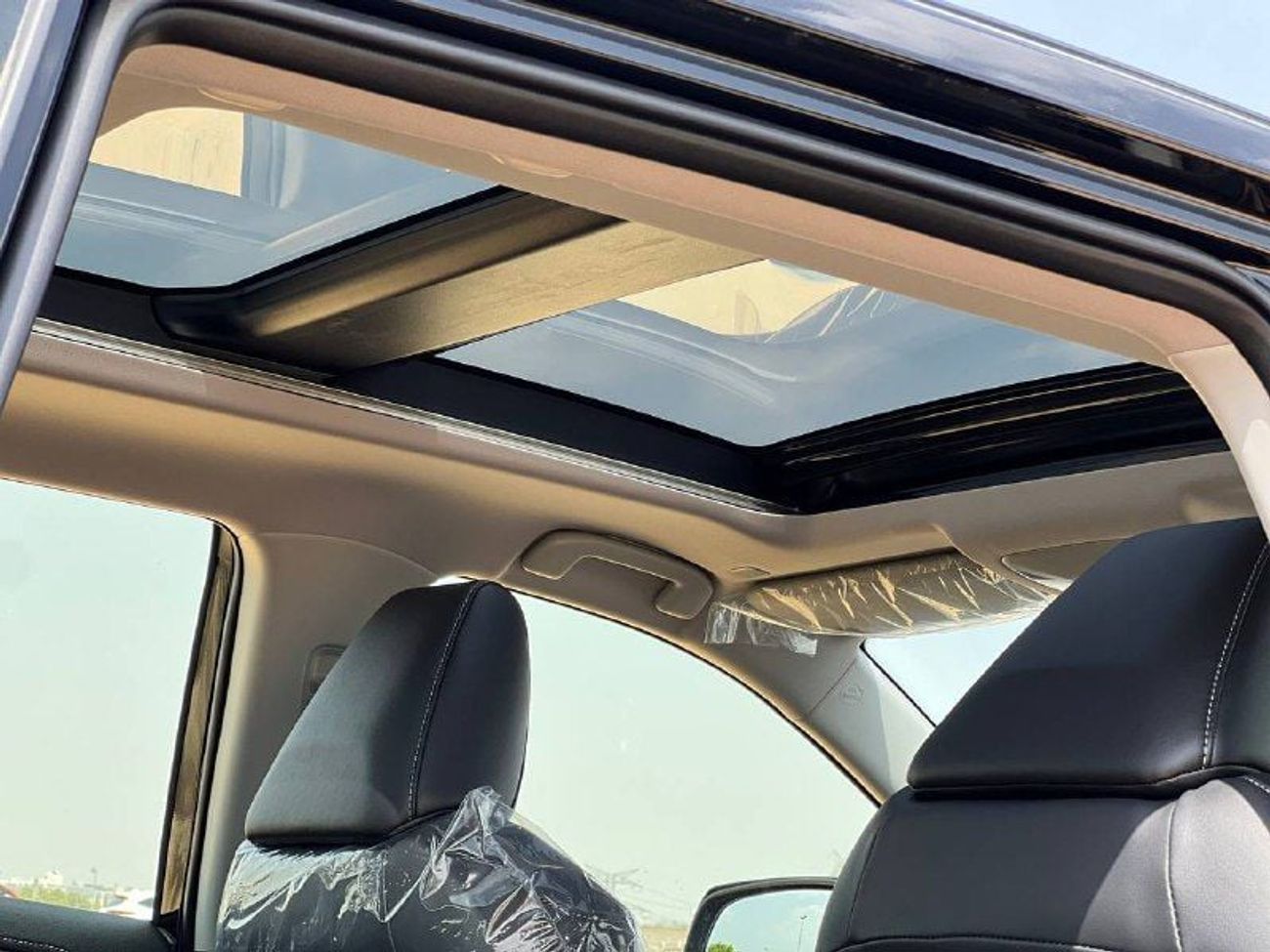 تويوتا راف ٤ 2.5L HEV A/T // 2025 // FULL OPTION WITH PANORAMIC , DVD&BACK CAMERA , COOLING SEATS //SPECIAL OFFER