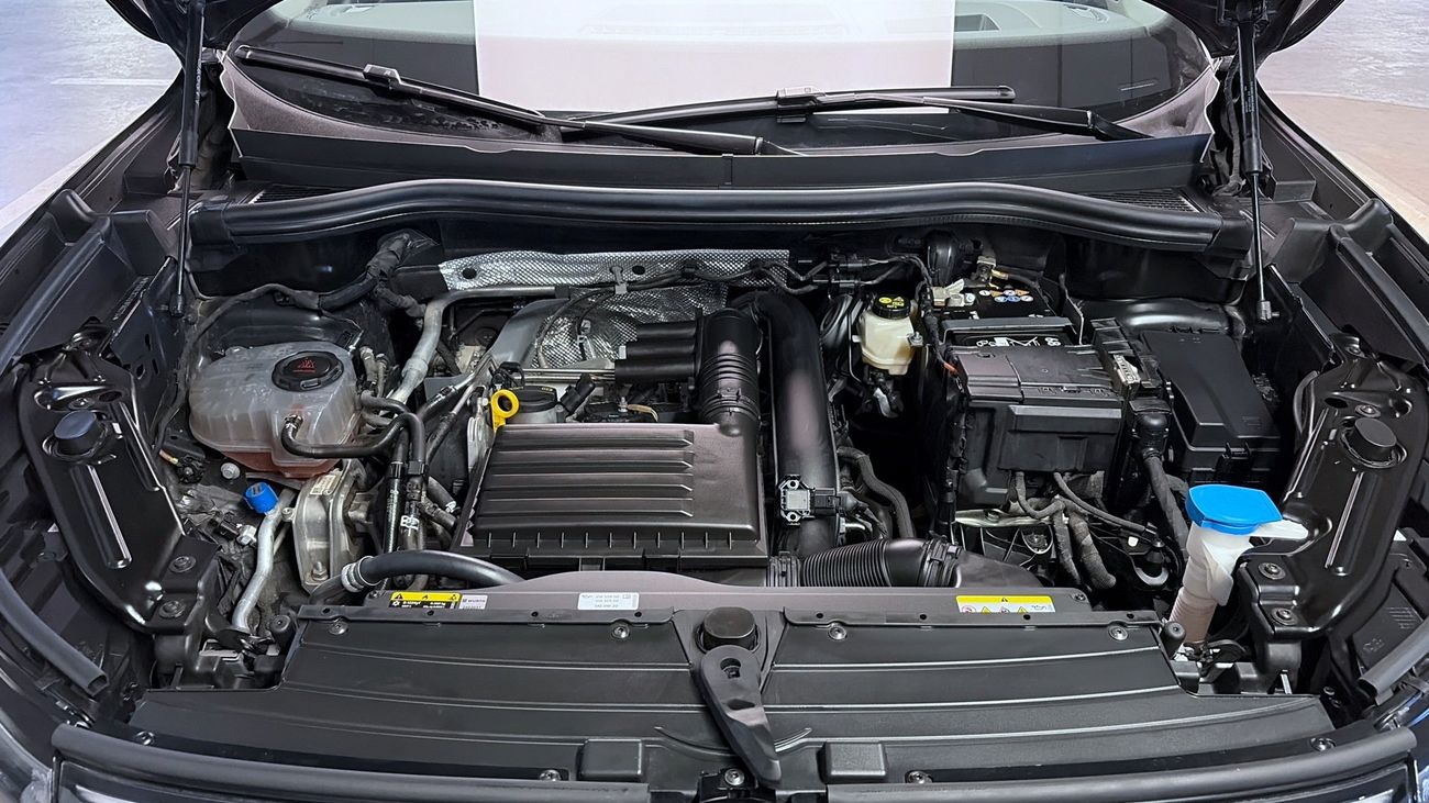 Volkswagen Tiguan R-LINE | Guaranteed Warranty | 0 Down Payment
