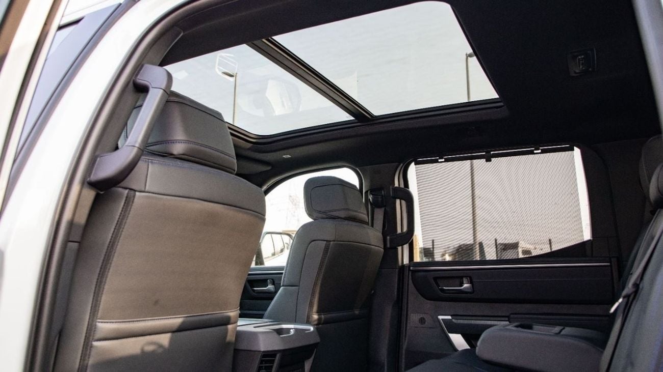 Toyota Tundra Platinum 4WD. Local Registration + 10%