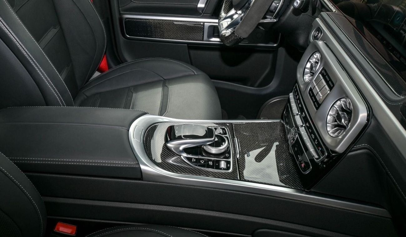 Mercedes-Benz G 63 AMG Mercedes G63 AMG - Special Color Emerald Green - Carbon Fiber - Rear Entertainment System - 2024