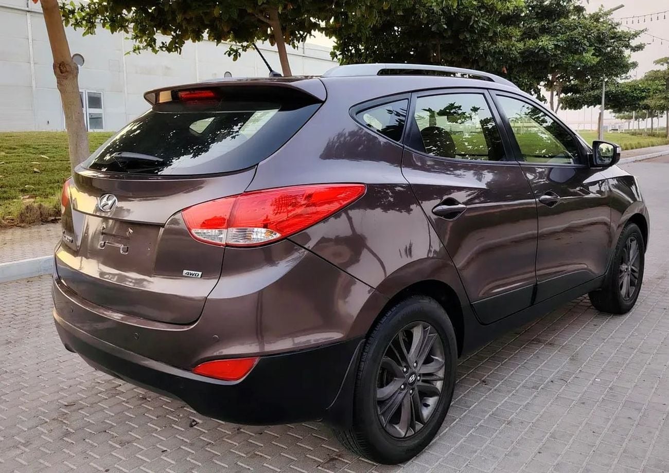 هيونداي توسون Comfort GCC Specs 4WD Premium Condition Low KM Compact SUV
