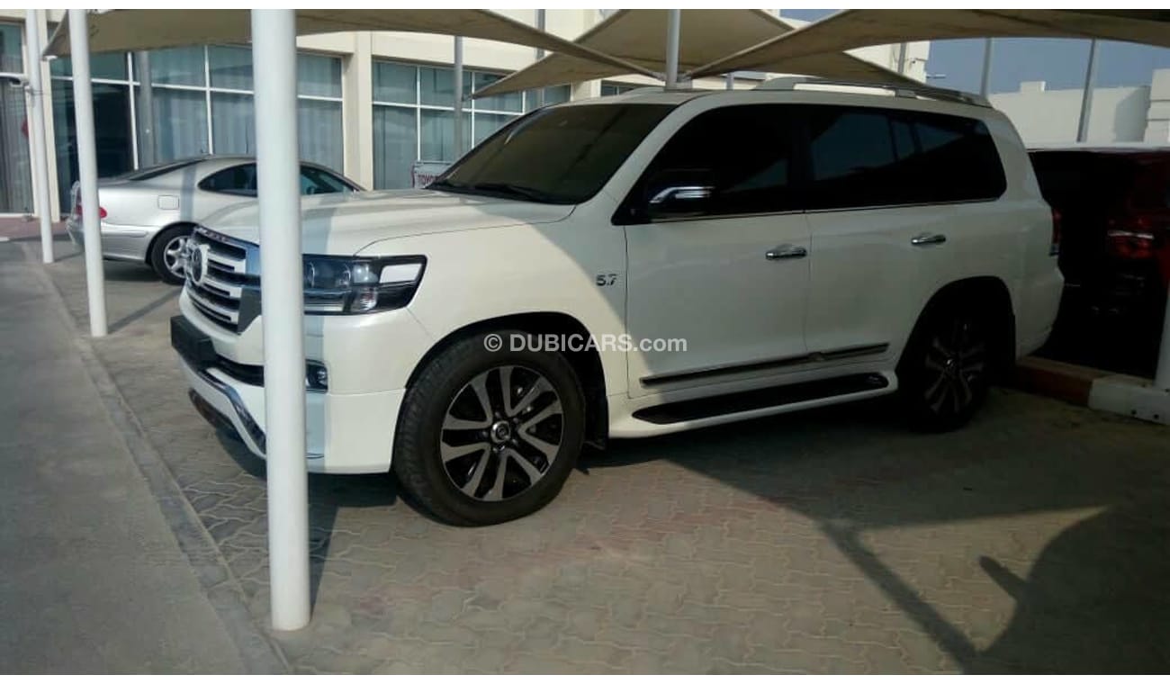 تويوتا لاند كروزر vxs WHITE EDITION