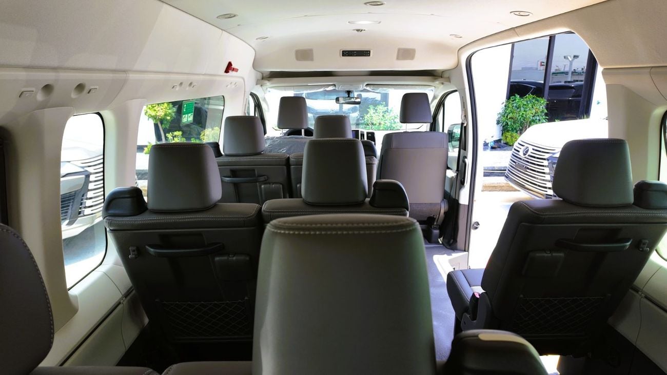 Toyota Hiace TOYOTA HIACE GL FULL OPTION M/T
