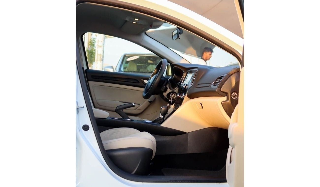 Renault Megane SE 1.6L Renault Megane 2021 GCC accident free in excellent condition 555 P.M