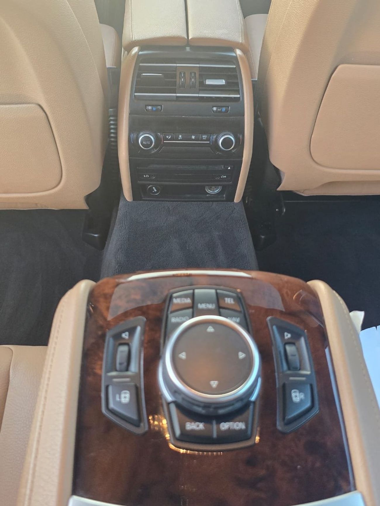 BMW 730Li MODEL 2015 GCC CAR PERFECT CONDITION INSIDE AND OUTSIDE FULL OPTION SUN ROOF LEATHER SEATS