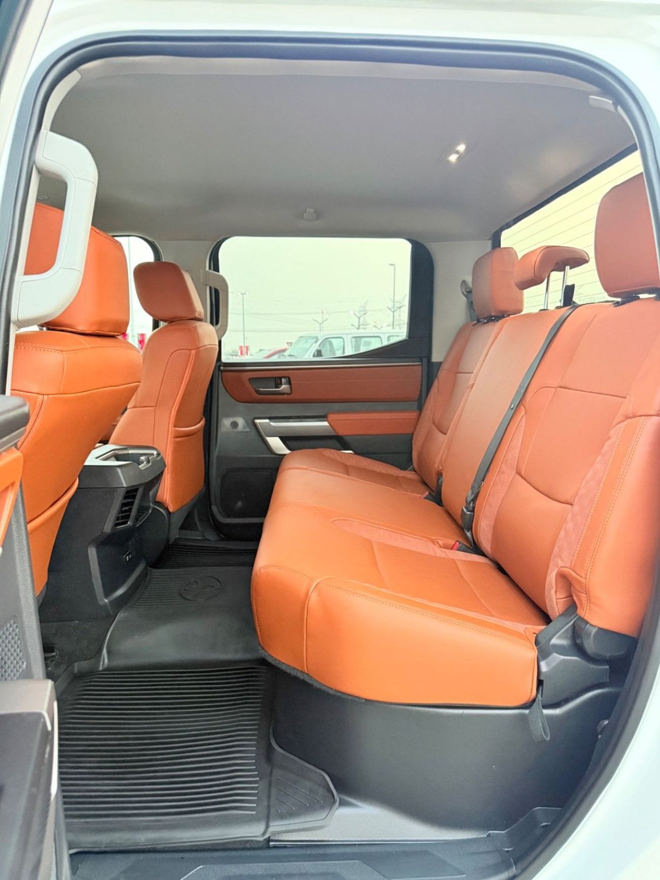 Toyota Tundra SR 2024 TOYOTA TUNREA 4x4 All wheel drive Full option