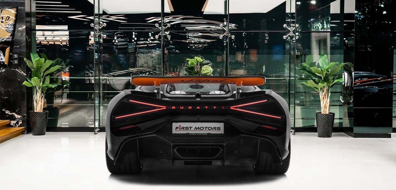 بوغاتي Mistral 8.0L W16 Quad-Turbocharged Engine