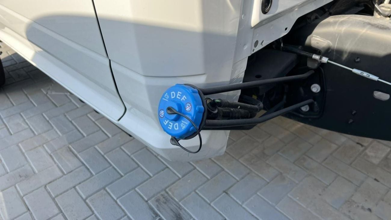 RAM 5500 EXPORT ONLY - Ram 5500 Regular Chassis Cab 4x4 6.7L Cummins Diesel 8-Speed AT