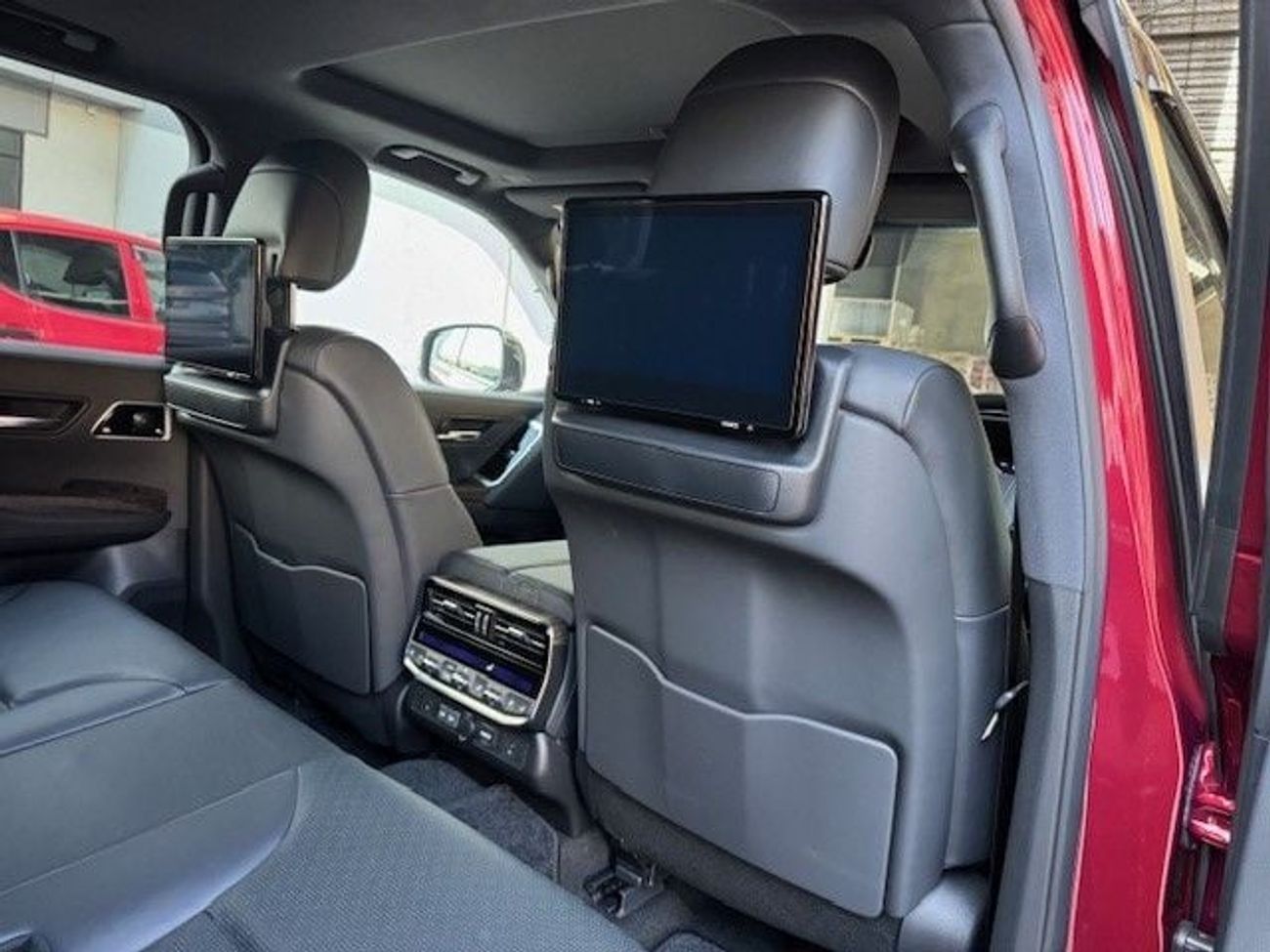 Toyota Land Cruiser SAHARA (NON GCC) Toyota Lc300 Sahara 2025 RHD   maruni diesel  3.3L , grey interior