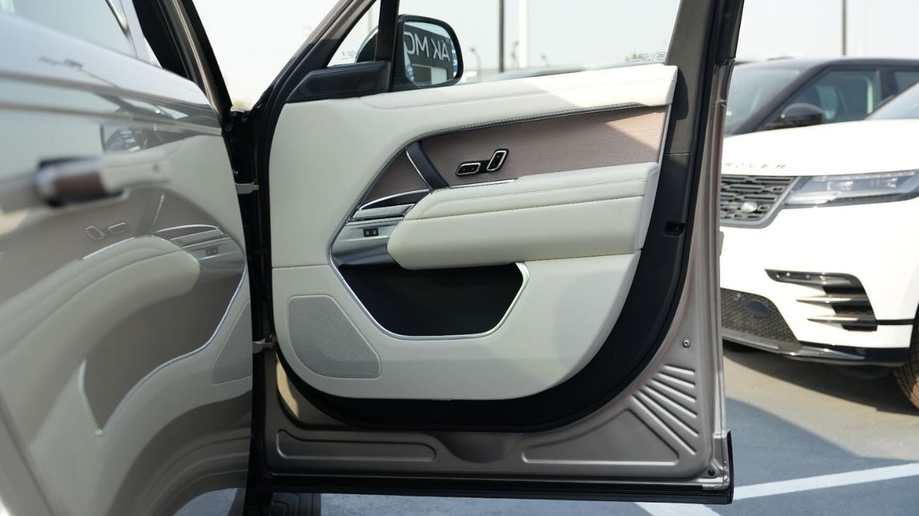 Land Rover Range Rover HSE P400 3.0L V6 Batumi Gold 2026 MY Export Price