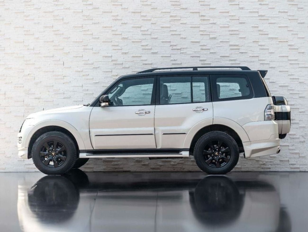 Mitsubishi Pajero GLS Highline 3.8L (236 HP)