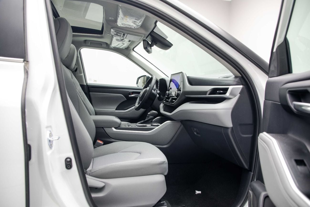 تويوتا هايلاندر GLE 2.5L Hybrid - Platinum White Pearl Inside Grey | Export Only