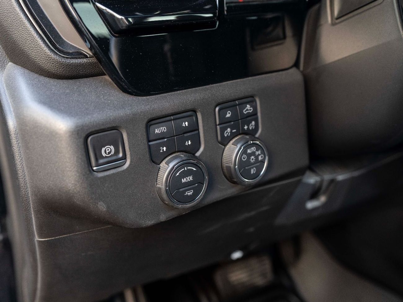 شيفروليه سيلفارادو 1500 ZR2 CREW CAB