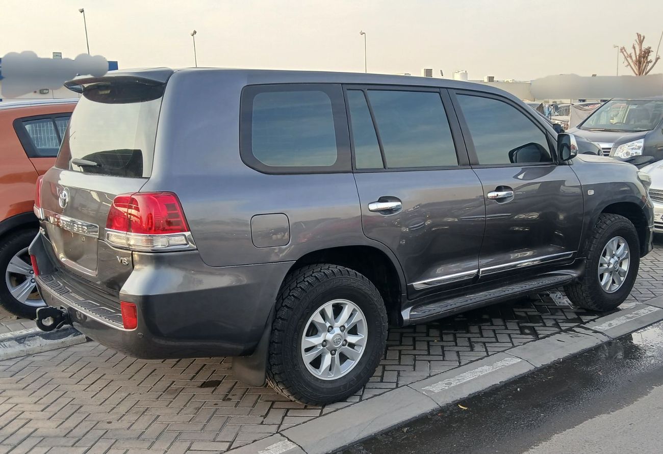 Toyota Land Cruiser Toyota landcruise 2014Model 4.0 v6 GXR petrol Engine Colour Grey push start Transmission Automatic I