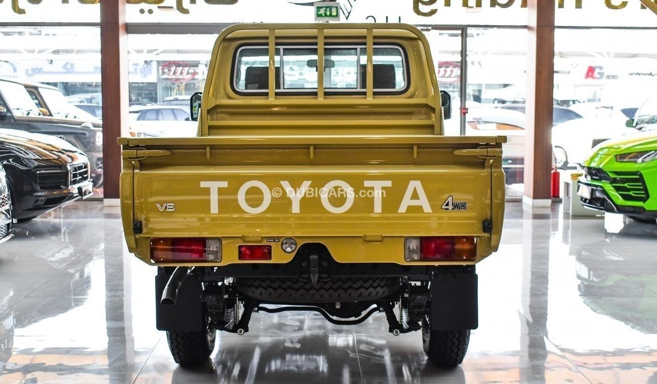 Toyota Land Cruiser Pick Up LAND CRUISER PETROL SINGLE CABIN 4.0L V6 2024