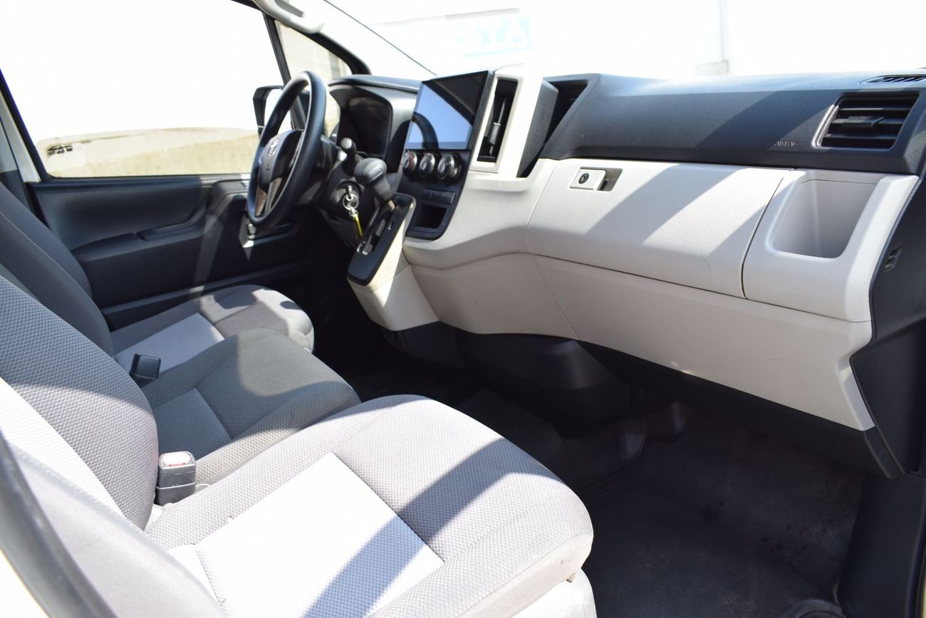 تويوتا هاياس Commuter Standard 2.8L