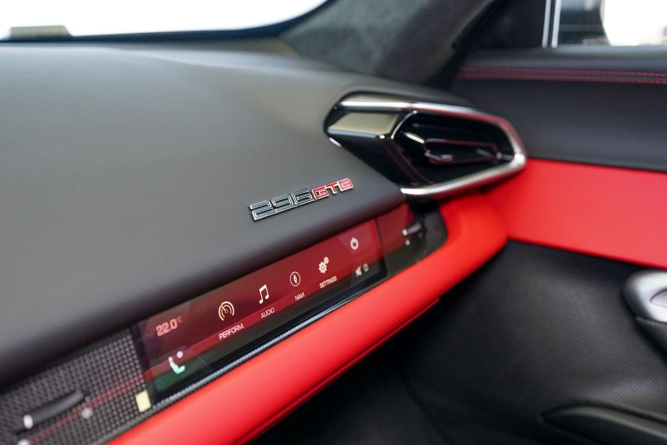 فيراري 296 GTB GTB 3.0T V6 PHEV