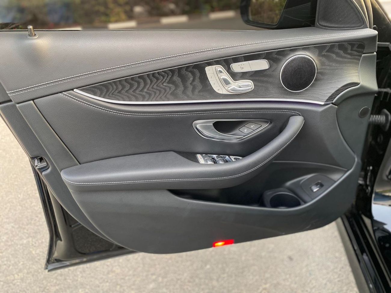 Mercedes-Benz E300 Premium GCC SPEC UNDER WARRANTY AND SERVICE